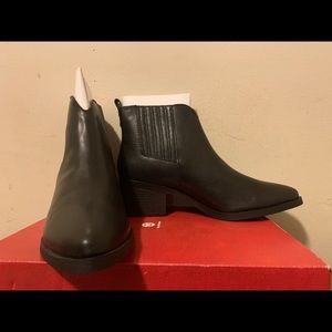 Chelsea boots